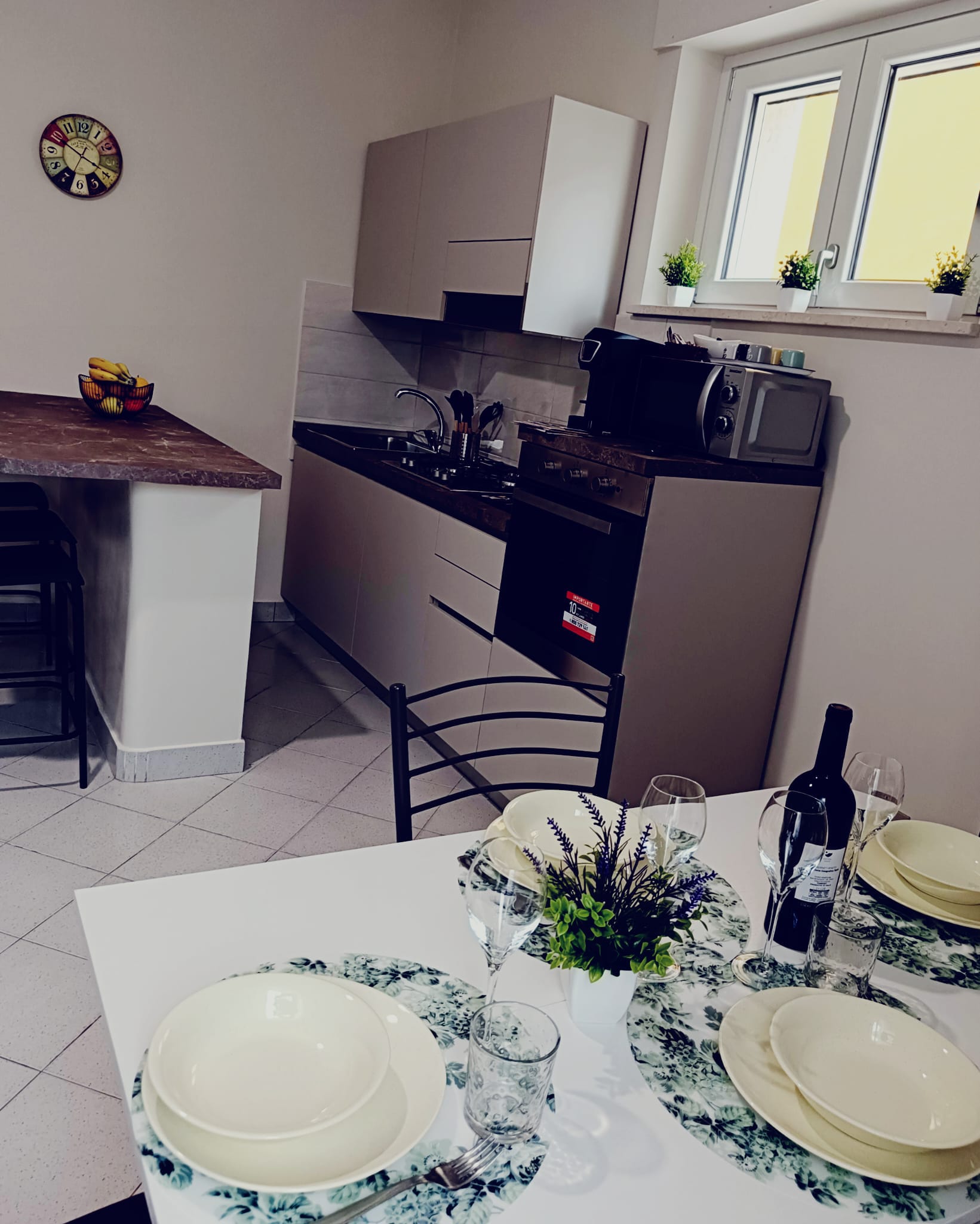 Cucina attrezzata con isola colazione, Il Portichetto Pescara